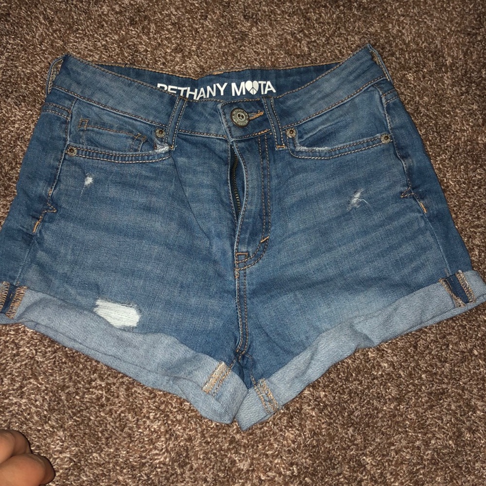 Bethany Mota high waisted shorty